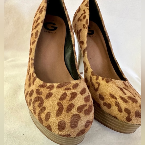 G by Guess Leopard Print Suede Platform 4-“Heels - Picture 2 of 9